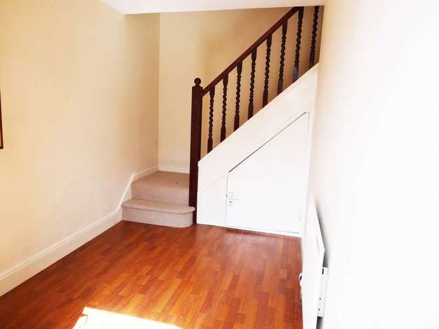  Image of 2 bedroom Apartment to rent in Market Square South Petherton TA13 at Market Square  South Petherton, TA13 5BT