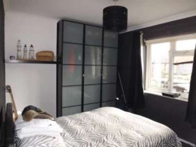  Image of 1 bedroom Flat for sale in Parsloes Avenue Dagenham RM9 at Dagenham Essex Becontree, RM9 5PT