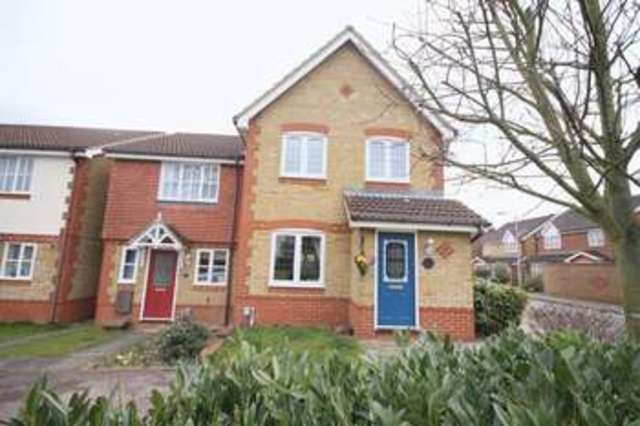  Image of 3 bedroom Semi-Detached house for sale in Dairyglen Avenue Cheshunt Waltham Cross EN8 at Dairyglen Avenue Cheshunt Waltham Cross, EN8 8JX
