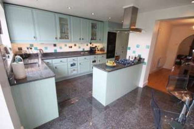  Image of 3 bedroom Semi-Detached house for sale in Dairyglen Avenue Cheshunt Waltham Cross EN8 at Dairyglen Avenue Cheshunt Waltham Cross, EN8 8JX