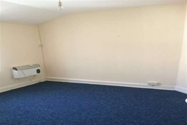  Image of 3 bedroom Flat to rent in Park Road Dawlish EX7 at Dawlish, EX7 9LQ