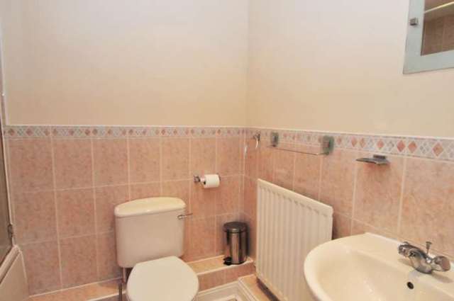  Image of 2 bedroom Apartment to rent in Delfont Close Maidenbower Crawley RH10 at Pullman Court, Delfont Close Maidenbower Crawley, RH10 7QX