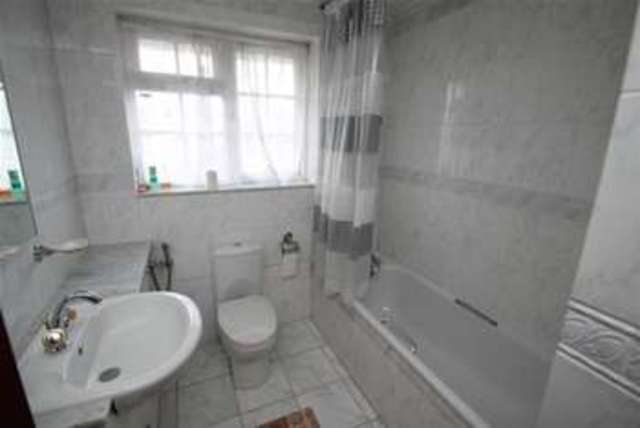  Image of 3 bedroom Semi-Detached house to rent in Delmey Close Croydon CR0 at Croydon, CR0 5QD