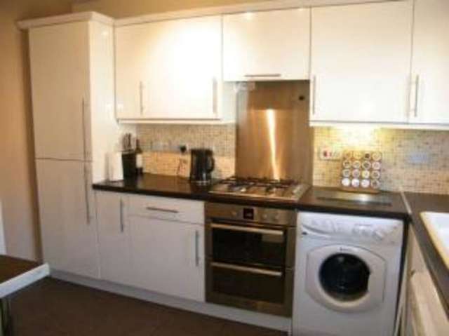 Image of 3 bedroom Terraced house for sale in Deneb Drive Swindon SN25 at Swindon Wiltshire Haydon Wick, SN25 2LB