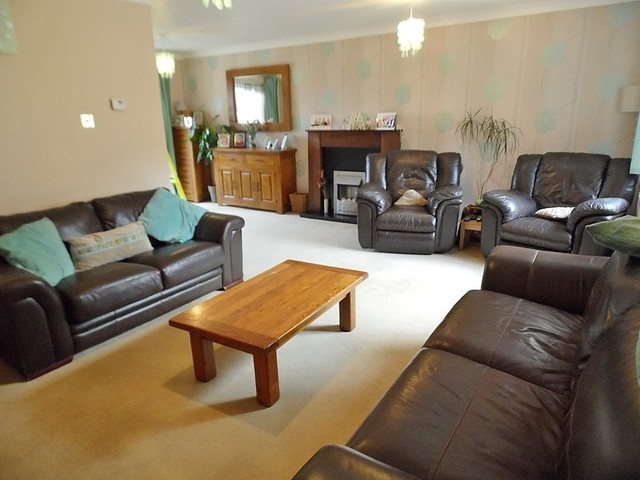 Image of 5 bedroom Detached house for sale in Derwent Close Horndean Waterlooville PO8 at Derwent Close Horndean Waterlooville, PO8 0DH