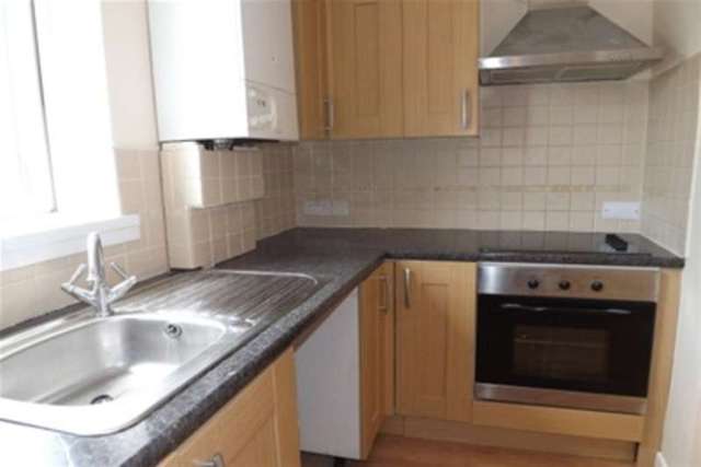  Image of 2 bedroom Maisonette to rent in Diamond Avenue Plymouth PL4 at Plymouth, PL4 8QD