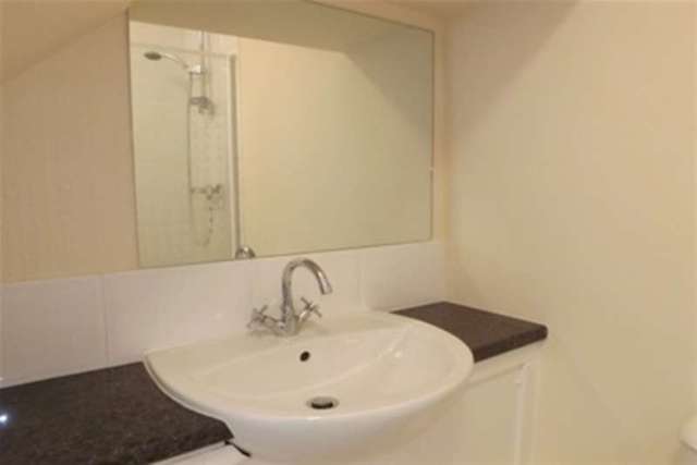  Image of 2 bedroom Maisonette to rent in Diamond Avenue Plymouth PL4 at Plymouth, PL4 8QD