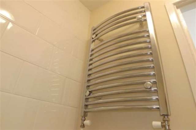  Image of 2 bedroom Maisonette to rent in Diamond Avenue Plymouth PL4 at Plymouth, PL4 8QD