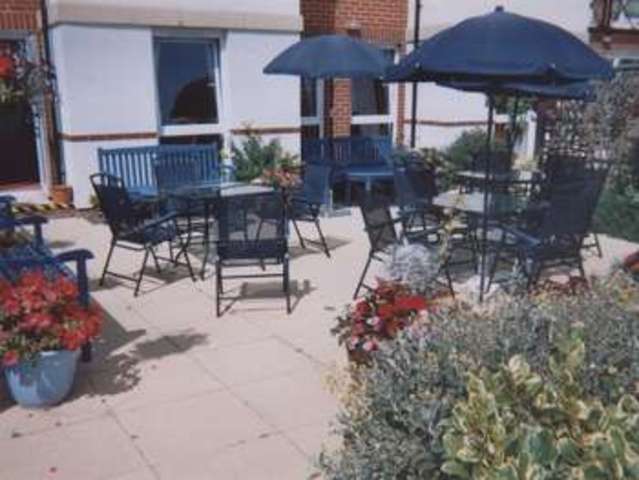  Image of 1 bedroom Retirement Property for sale in Harold Road Margate CT9 at Harold Road  Margate, CT9 2HN
