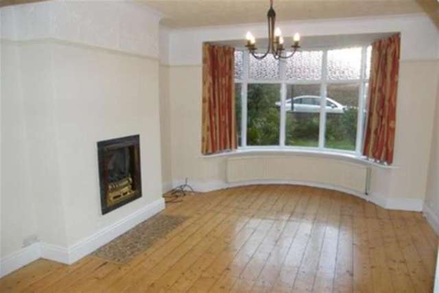  Image of 3 bedroom Semi-Detached house to rent in Dingleway Appleton Warrington WA4 at Warrington, WA4 3AB