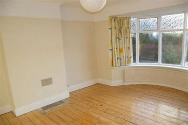  Image of 3 bedroom Semi-Detached house to rent in Dingleway Appleton Warrington WA4 at Warrington, WA4 3AB