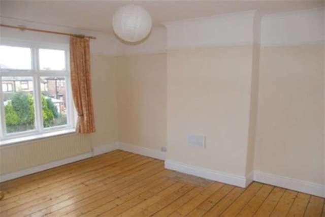  Image of 3 bedroom Semi-Detached house to rent in Dingleway Appleton Warrington WA4 at Warrington, WA4 3AB