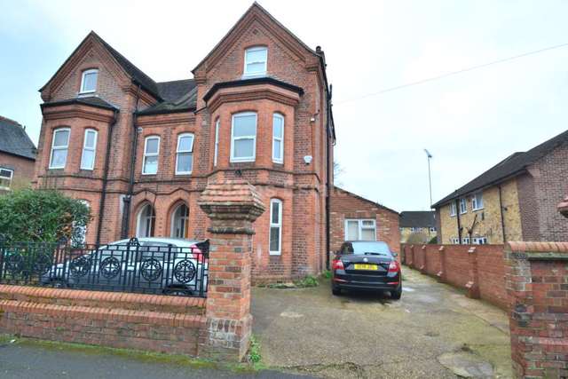  Image of 1 bedroom House Share to rent in Hamilton Road Earley Reading RG1 at Hamilton Road  Reading, RG1 5RD