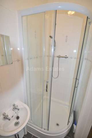  Image of 1 bedroom House Share to rent in Hamilton Road Earley Reading RG1 at Hamilton Road  Reading, RG1 5RD