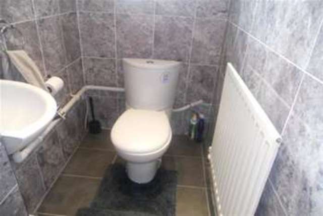  Image of 2 bedroom Detached house to rent in Dover Close Quinton Birmingham B32 at Birmingham, B32 4JT