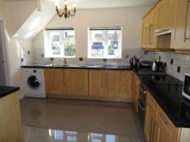  Image of 3 bedroom Semi-Detached house for sale in Dugdale Hill Lane Potters Bar EN6 at Potters Bar Hertfordshire Potters Bar, EN6 2DE