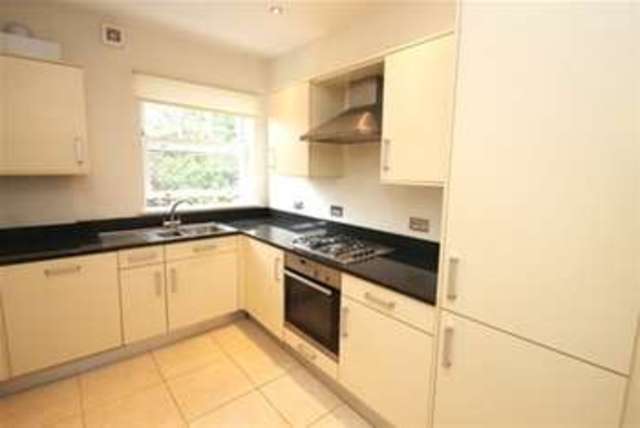  Image of 2 bedroom Flat to rent in Durham Avenue Bromley BR2 at Bromley, BR2 0QB