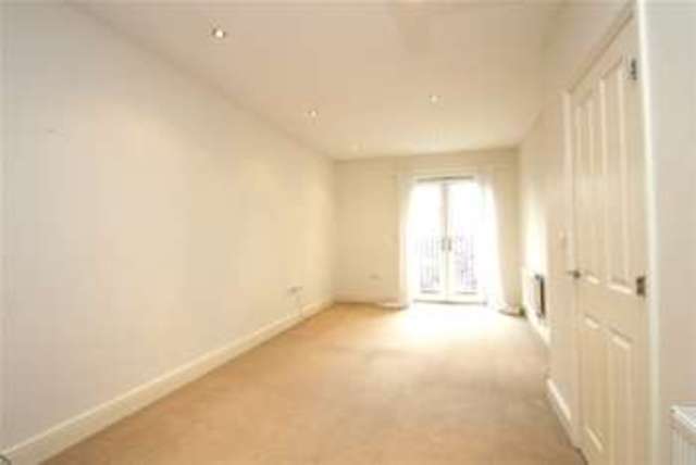  Image of 2 bedroom Flat to rent in Durham Avenue Bromley BR2 at Bromley, BR2 0QB