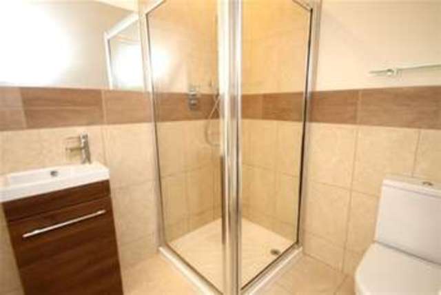  Image of 2 bedroom Flat to rent in Durham Avenue Bromley BR2 at Bromley, BR2 0QB