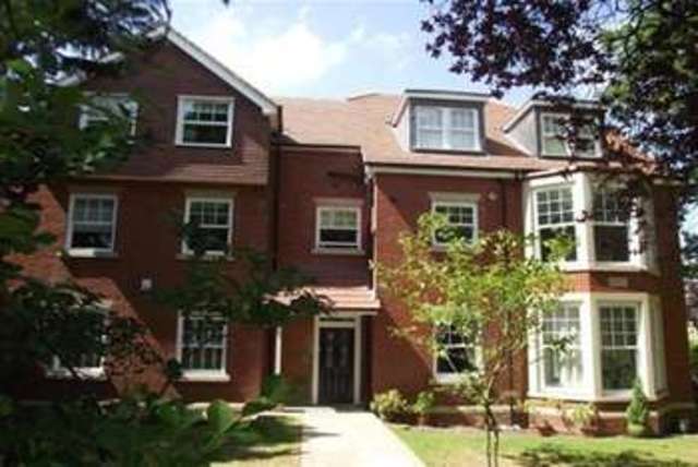  Image of 2 bedroom Flat to rent in Durham Avenue Bromley BR2 at Bromley, BR2 0QB