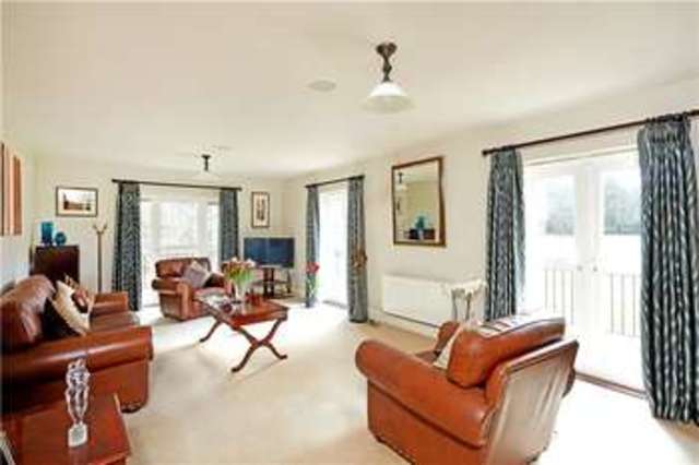  Image of 3 bedroom Flat for sale in East Parkside Warlingham CR6 at Greatpark Warlingham Chelsham, CR6 9QU