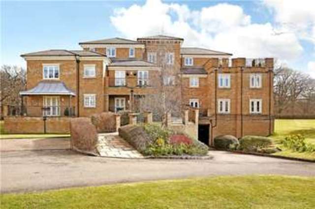  Image of 3 bedroom Flat for sale in East Parkside Warlingham CR6 at Greatpark Warlingham Chelsham, CR6 9QU