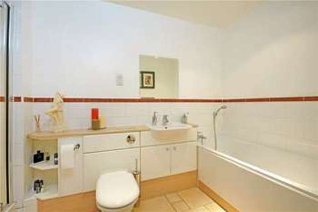  Image of 3 bedroom Flat for sale in East Parkside Warlingham CR6 at Greatpark Warlingham Chelsham, CR6 9QU