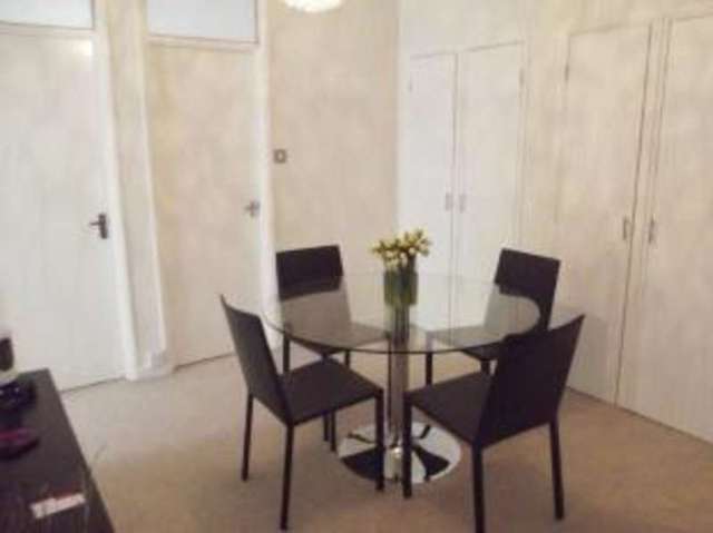  Image of 2 bedroom Flat for sale in Lyonsdown Road New Barnet Barnet EN5 at 37 Lyonsdown Road New Barnet New Barnet, EN5 1LD