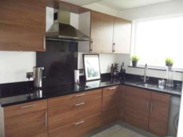  Image of 2 bedroom Flat for sale in Lyonsdown Road New Barnet Barnet EN5 at 37 Lyonsdown Road New Barnet New Barnet, EN5 1LD