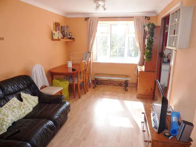  Image of 2 bedroom Flat to rent in Eastbury Road Watford WD19 at Tanner House Eastbury Road Watford, WD19 4SA