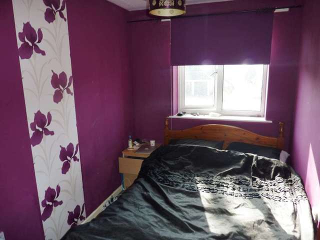  Image of 2 bedroom Flat to rent in Eastbury Road Watford WD19 at Tanner House Eastbury Road Watford, WD19 4SA