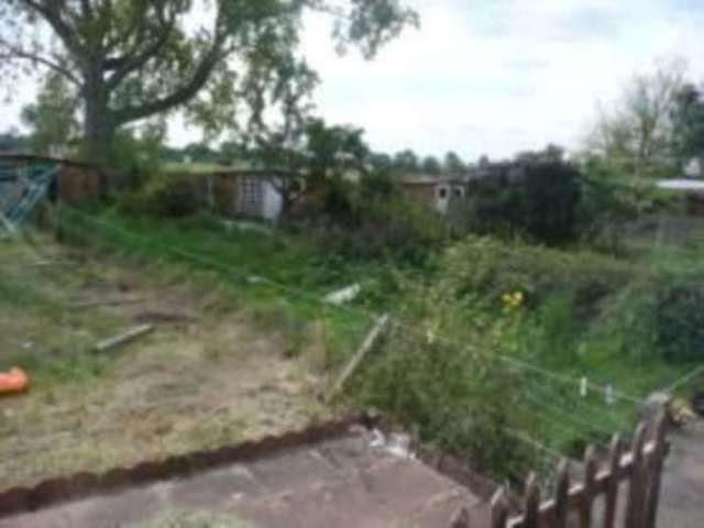  Image of 2 bedroom Cottage to rent in Eastern Avenue Ilford IG2 at Eastern Avenue Newbury Park Ilford, IG2 7SF