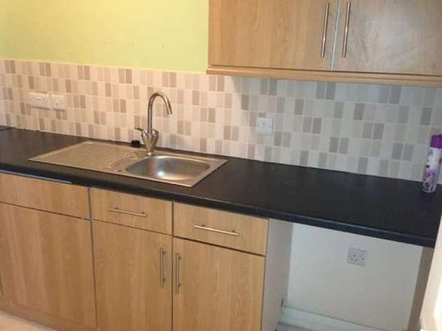  Image of 1 bedroom Flat to rent in Southampton Road Eastleigh SO50 at Eastleigh, SO50 5QG