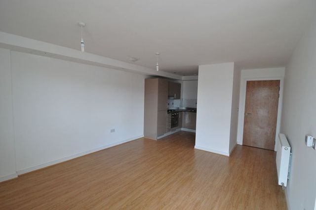  Image of 1 bedroom Flat to rent in Broad Weir Broadmead Bristol BS1 at Broad Weir  Bristol, BS1 3DH