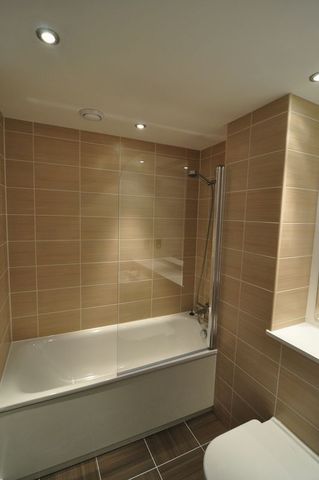  Image of 1 bedroom Flat to rent in Broad Weir Broadmead Bristol BS1 at Broad Weir  Bristol, BS1 3DH