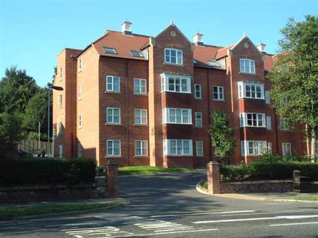  Image of 2 bedroom Apartment to rent in Filey Road Scarborough YO11 at Scarborough, YO11 2TJ