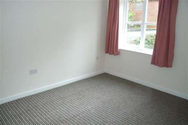  Image of 2 bedroom Apartment to rent in Filey Road Scarborough YO11 at Scarborough, YO11 2TJ