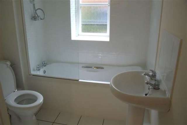  Image of 2 bedroom Apartment to rent in Filey Road Scarborough YO11 at Scarborough, YO11 2TJ