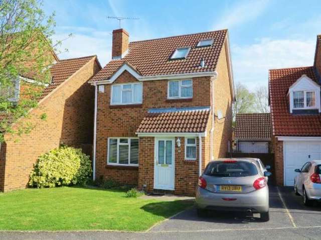  Image of 4 bedroom Detached house for sale in Egremont Drive Lower Earley Reading RG6 at Egremont Drive  Reading, RG6 3BS