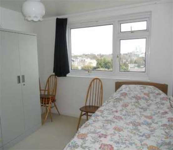 Image of 2 bedroom Property for sale in Grove Road Bournemouth BH1 at Elizabeth Court East Cliff East Cliff, BH1 3DS