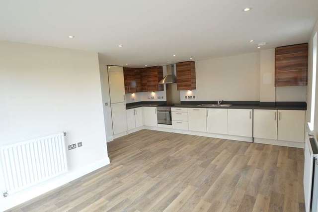  Image of 2 bedroom Flat to rent in Cumbrian Way Southampton SO16 at Southampton Coxford, SO16 4AT