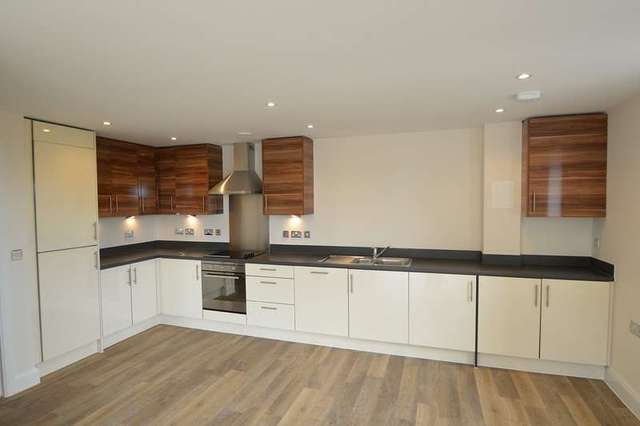  Image of 2 bedroom Flat to rent in Cumbrian Way Southampton SO16 at Southampton Coxford, SO16 4AT