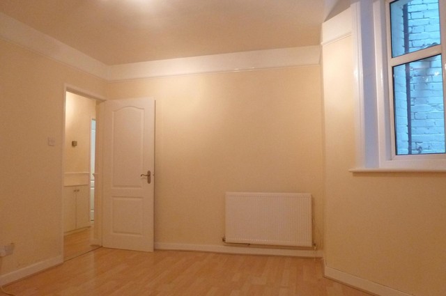  Image of 1 bedroom Apartment to rent in Hinton Road Bournemouth BH1 at Hinton Road  Bournemouth, BH1 2EE