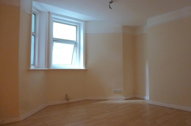  Image of 1 bedroom Apartment to rent in Hinton Road Bournemouth BH1 at Hinton Road  Bournemouth, BH1 2EE