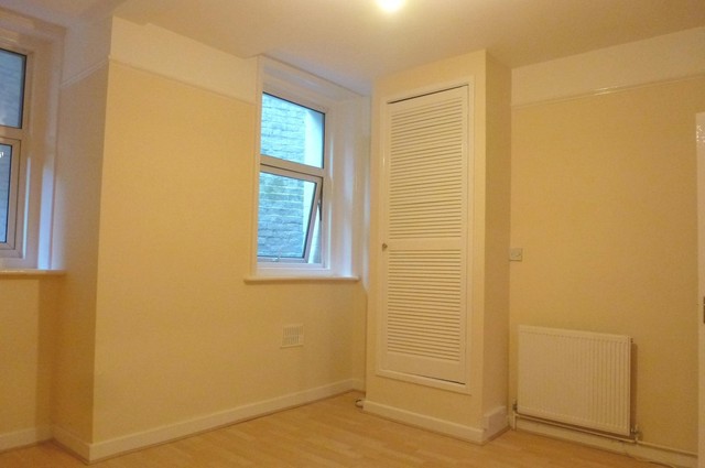  Image of 1 bedroom Apartment to rent in Hinton Road Bournemouth BH1 at Hinton Road  Bournemouth, BH1 2EE