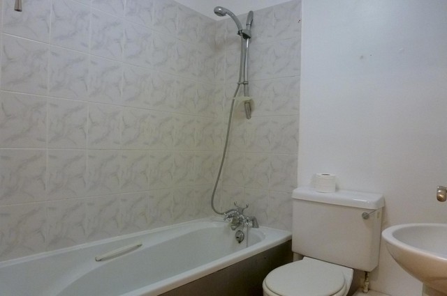  Image of 1 bedroom Apartment to rent in Hinton Road Bournemouth BH1 at Hinton Road  Bournemouth, BH1 2EE