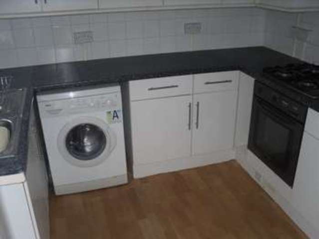  Image of 2 bedroom Terraced house to rent in Elmdale Road Bedminster Bristol BS3 at Elmdale Road Bedminster Bristol, BS3 3JE