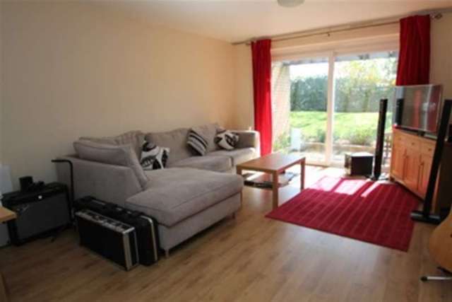  Image of 2 bedroom Maisonette to rent in Engadine Close Croydon CR0 at Croydon, CR0 5UU