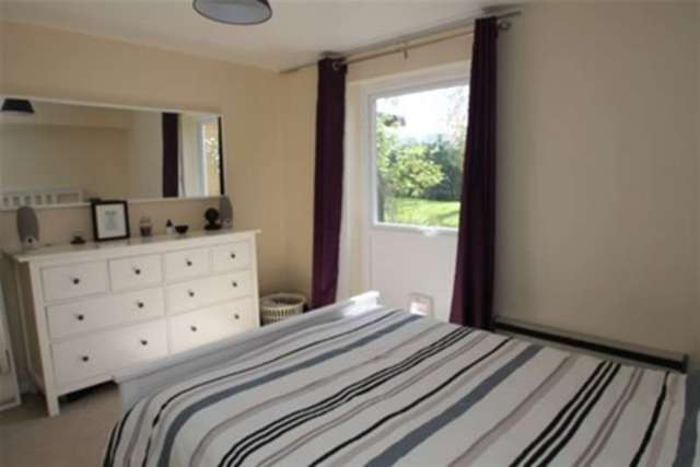  Image of 2 bedroom Maisonette to rent in Engadine Close Croydon CR0 at Croydon, CR0 5UU