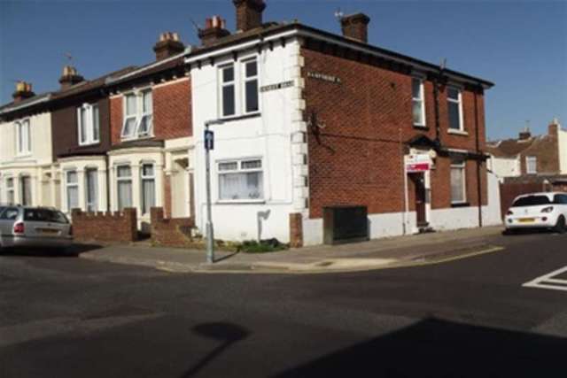  Image of 2 bedroom Flat to rent in Ernest Road Portsmouth PO1 at Portsmouth, PO1 5RD